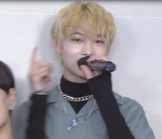 nnikikun's tweet photo. OMG NI-KI’s HAIR ???????? https://t.co/btgKqdF31i