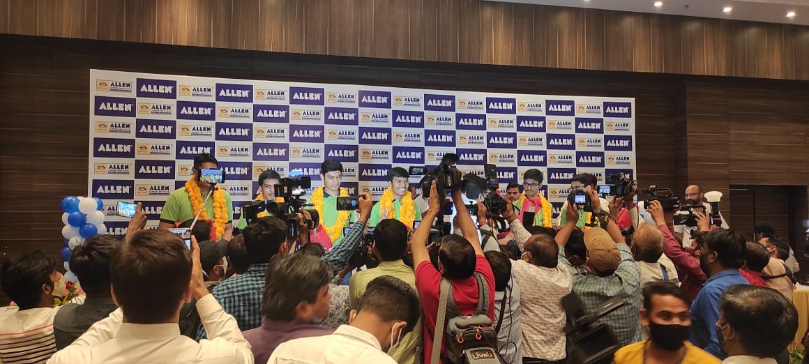 MridulA05477516's tweet image. Glimpses from Jee Advanced Result&apos;s Press Conference at ALLEN Jaipur...

#JEEAdvancedResult