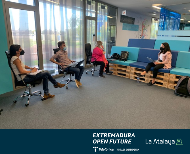 OpenFuture_Ext's tweet photo. 📍Ayer tocó sesión de control en #LaAtalaya

#Eventidis y #AvalonGames se reunieron con Celina Pérez, Cristina Alonso, José Antonio Crespo y Álvaro Contreras para analizar cómo han sido los primeros meses en la aceleradora y fijar nuevos objetivos🎯

📸¡Os dejamos fotos! https://t.co/oOlsLdlN9i