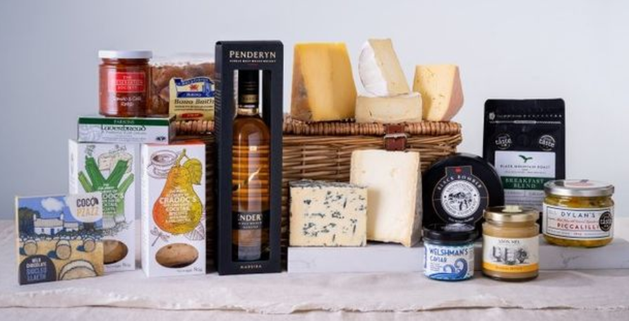 Treat the people you work with to these great gifts and celebrate a year of hard work #ad <a href="/DDeliciousWales/">Discover Delicious</a>

bit.ly/3p3qQKG