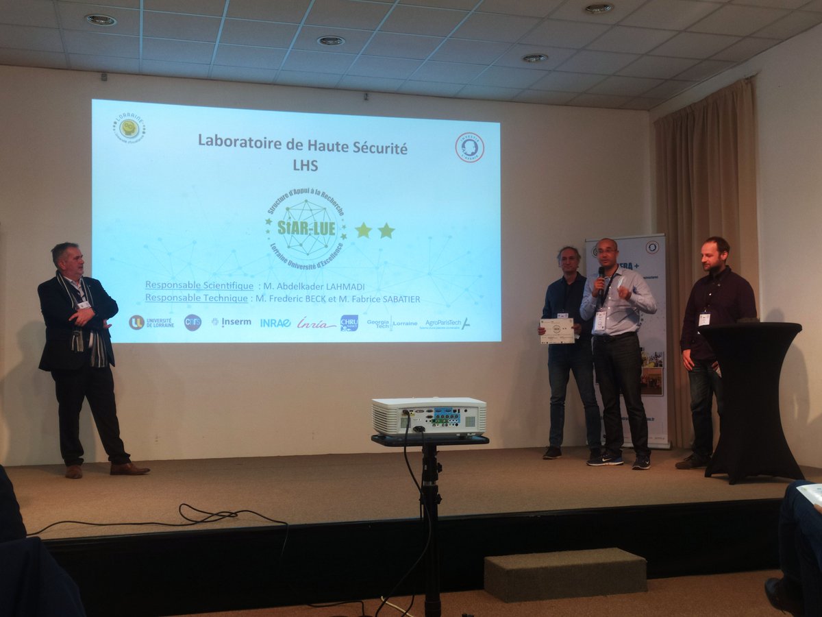 Inria_Nancy's tweet photo. 🏅 Les plateformes de recherche #CreativLab & @LHS_GrandEst reçoivent la #labellisationStARLUE du programme #Infra+ @Lorraine_LUE ! Un grand bravo aux équipes. 👏
@Inria @CNRS_Centre_Est @Univ_Lorraine @labo_Loria #robotique #impression3D #IA #cybersécurité https://t.co/x4T3eJutHg