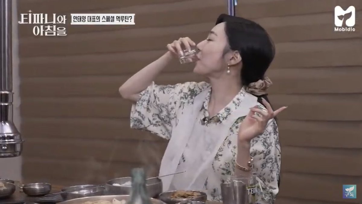 kimfany0801's tweet photo. Soju in the morning, beer in the afternoon! What to have for dinner?
It’s really a fun Friday fridate with TiffanyYoung @tiffanyyoung
#MCTiffany #BFFTiffany #MasterYoung
#BreakfastWithTiffany #Sootory
#GirlsPlanet999 https://t.co/ASQTGxxyIg