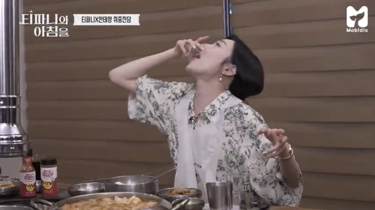 kimfany0801's tweet photo. Soju in the morning, beer in the afternoon! What to have for dinner?
It’s really a fun Friday fridate with TiffanyYoung @tiffanyyoung
#MCTiffany #BFFTiffany #MasterYoung
#BreakfastWithTiffany #Sootory
#GirlsPlanet999 https://t.co/ASQTGxxyIg