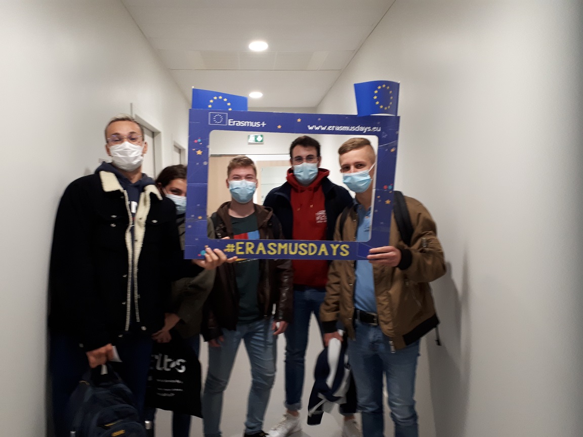 cesi_officiel's tweet photo. [International] 
👇Retour en images sur les Erasmus Days à CESI Campus Rouen.
Plus d'info 👉https://t.co/NSZsvUTV8Z
Bravo et merci à tous les participants ! 😀
#CESI #CESIRouen CESIIngénieurs #ErasmusDays21 https://t.co/h3pIXy98Nw