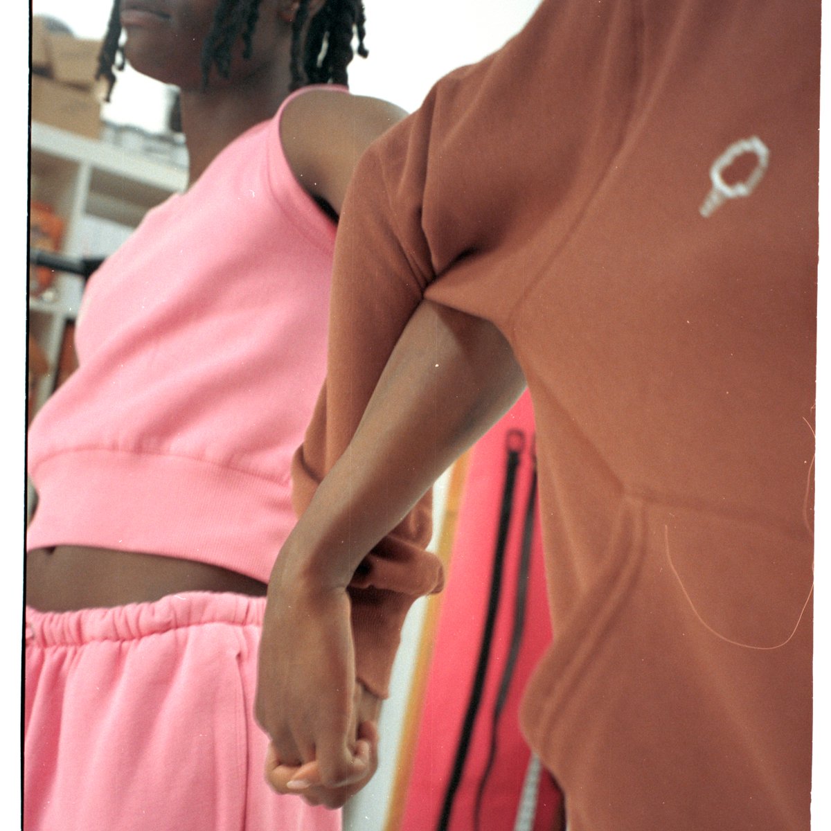 Nail those basics and build your wardrobe around it 😍
​
​This t-shirt is 💯 organic cotton, 💯  quality and 💯 incredible with every look 🥰