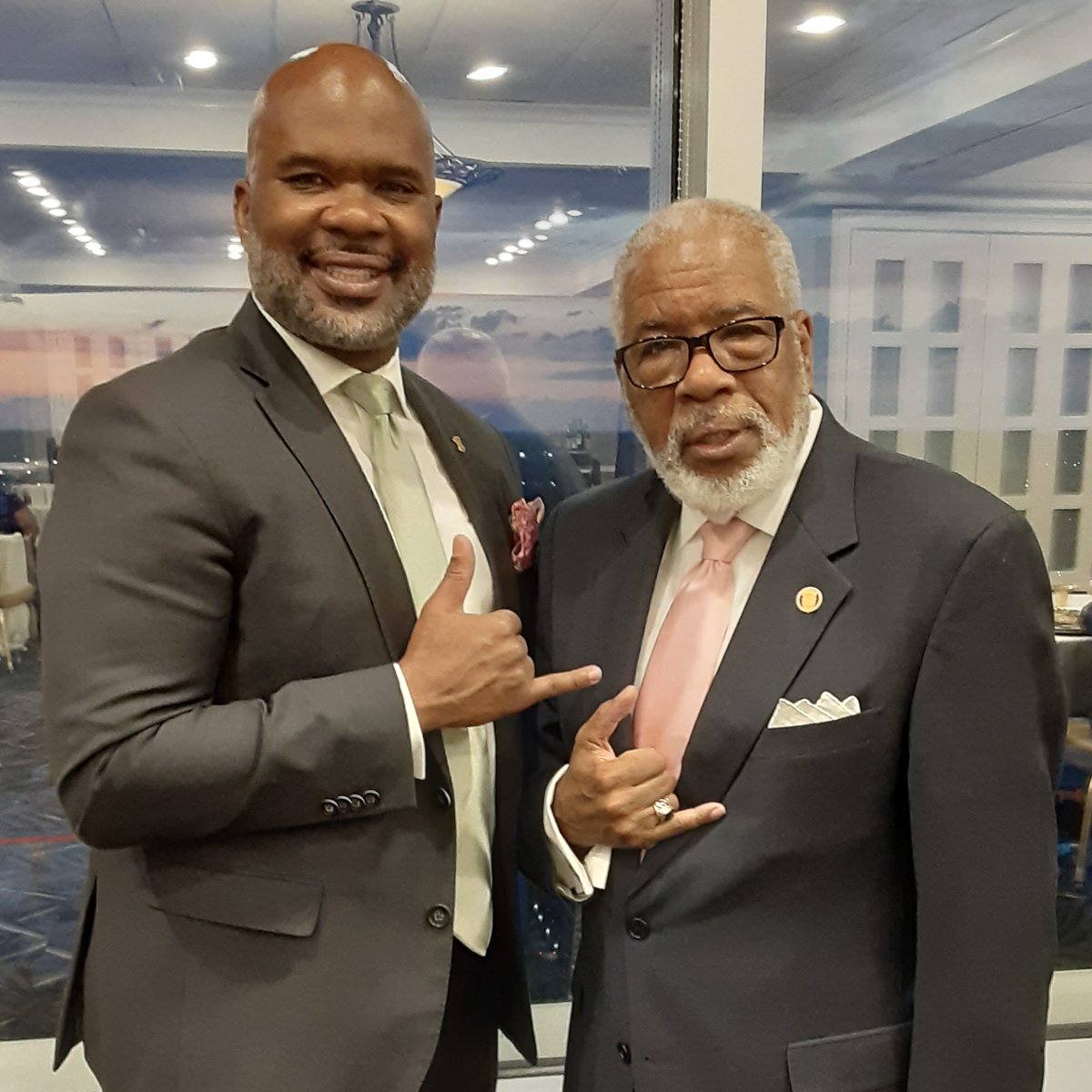 AlphaSouth's tweet photo. Fatherhood Friday courtesy of
Bro. Dr. John H. Carter
Iota. Fall 1967
Retired Vice President - AT&T
.
Bro. Gregory L. Carter
Gamma Iota, Spring 1992
Managing Partner - Carter Financial
#APA1906 #AlphaSouth #AlphaBest https://t.co/tuphDCyexy