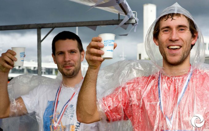 Rondje van de zaak! Want Amsterdam loopt op water. Wij zorgen aanstaande zondag voor vers drinkwater💧 tijdens de #AmsterdamMarathon 🏃🏃ββοΈ🏃ββοΈ
Lopers, veel succes. Zet βm op! 💪
@TCSadammarathon #TCSAM21