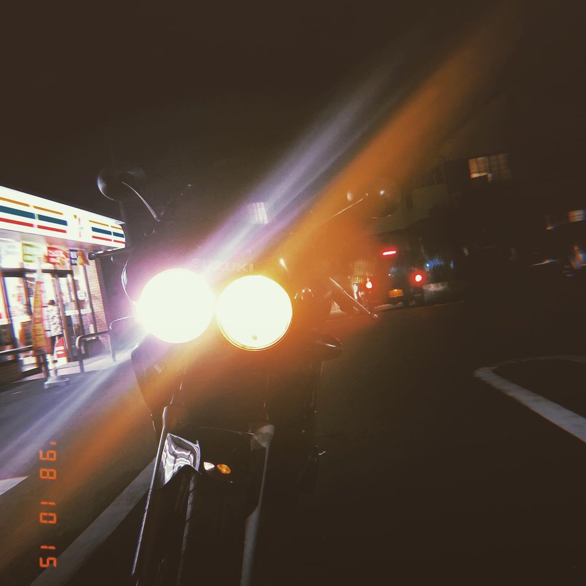 Ta__k_u__'s tweet photo. 色違うの意外と好き。
 #GSXR250R  #レーサーレプリカ  #旧車  #丸目２灯  #バイク乗りと繋がり��い https://t.co/zzv6Yu134Y