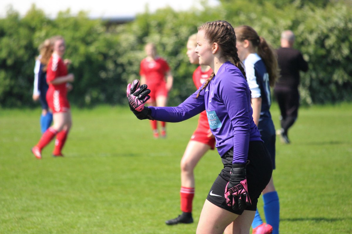 ⚽️PLAYER RECRUITMENT⚽️
We are still looking to recruit a goalkeeper for our Under 11 &amp; Under 12 teams. 👏

If you're interested in coming for a trial, please email:

Rosie Todd - femalefootball@yorkcityfcfoundation.co.uk