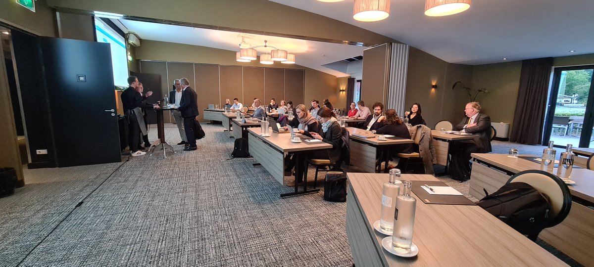 EASLedu's tweet photo. 👋Hello from Amsterdam! 
The #EASL School of Pathology started this morning

Interactive session happening now:
➡️Clinical case presentation
➡️Digitalised slides &amp;
➡️Discussions

@AmsterdamUMC @MinnekeC2 @Valerie_paradis @joostphdrenth @jesperkers @EASLnews https://t.co/dLTgFqtv7l