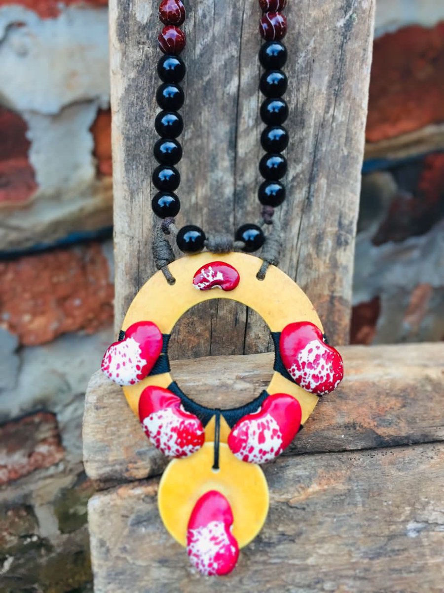 zakayocrafts's tweet photo. #Gaaga necklace https://t.co/lTLOERz8Zn
