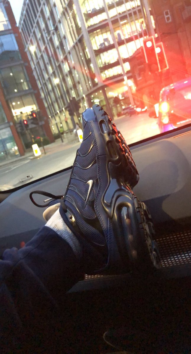 MasTerGreenJay's tweet image. Why do they look so good on my feet 🤤 #Alpha #Chavlad #Nike #Tns