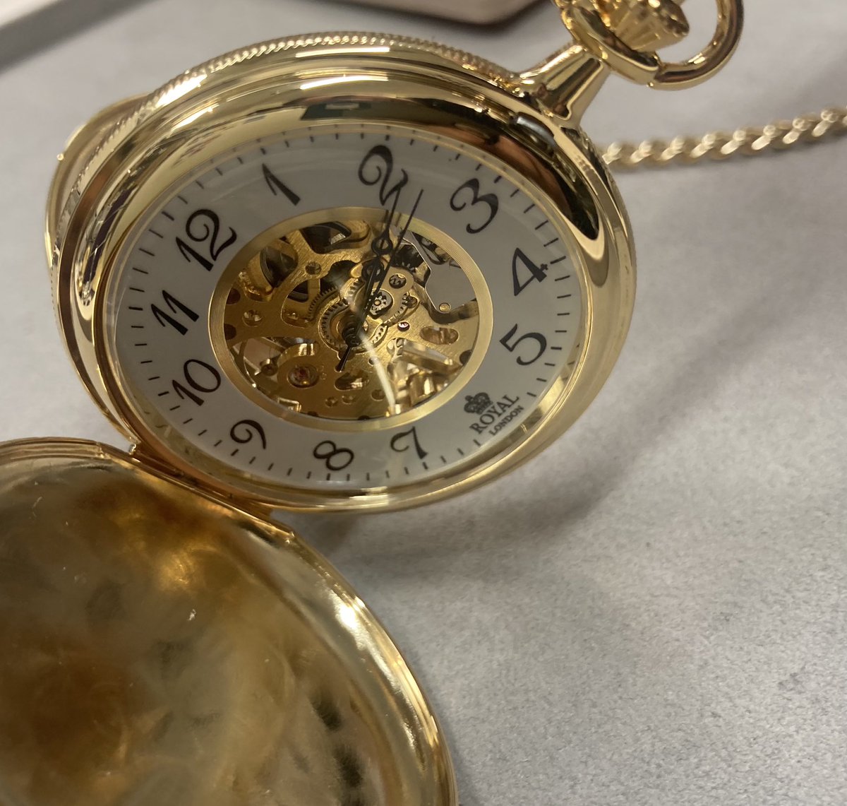 AlsalWatches's tweet photo. We have a fresh selection of pocket watches in stock, both in mechanical & Quartz. #PocketWatch #PocketWatches #Watches #AlsalWatches #Alsal #London https://t.co/Fe80evxxIh