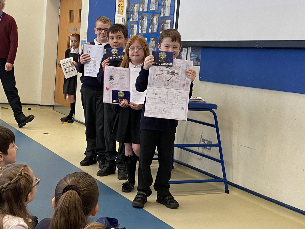 murdishawwest's tweet photo. Our junior Star Scientists this week... #mwcpscience #welldone #proudofmyselfie #mwcpcelebrate #mwcpcare #care #cooperate #achieve #respect #enjoy ⏳🔬🔭🧪 https://t.co/DFBOsbBvHy