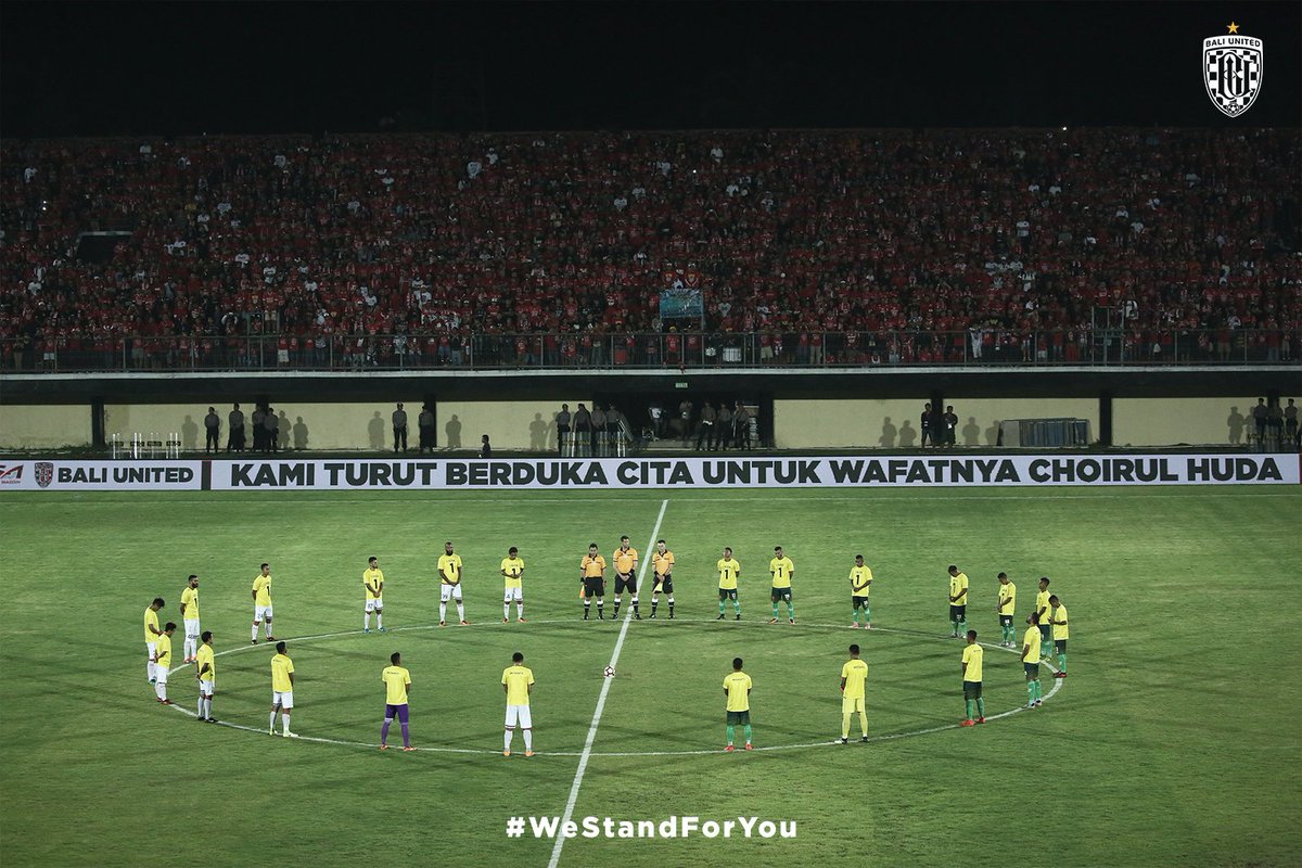 BaliUtd's tweet photo. #WeStandForHuda ❤️💙 https://t.co/sB1k3lFGNS