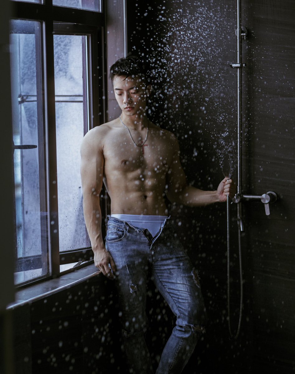 JAPBOY13's tweet photo. 🌧 https://t.co/h1B8qvPW0A