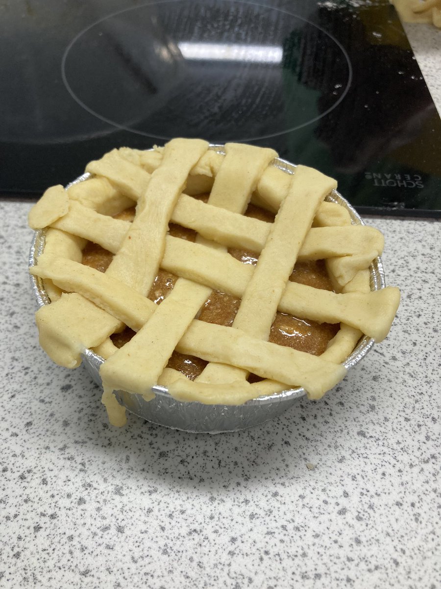 WaltonFood's tweet photo. Year 9 taking the challenge seriously with the best lattice top for their treacle tarts! Winner gets 5 achievement points! https://t.co/ntt0OgLJ7Z