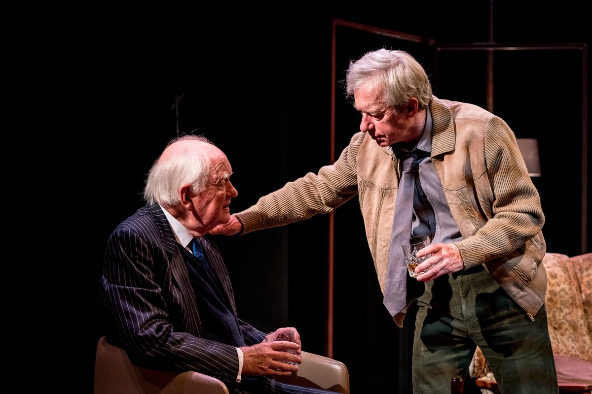 JSTheatre's tweet photo. Brand new photos to celebrate #ASplinterofIce opening tonight! #OliverFordDavies plays #GrahamGreene, #StephenBoxer plays #KimPhilby, @KariAscoe plays Rufa Philby in this engrossing production of #BenBrown's play from Alan Strachan &amp; @alastairwhatley. 
📸@stevegregson_ https://t.co/fAHcSExQzk