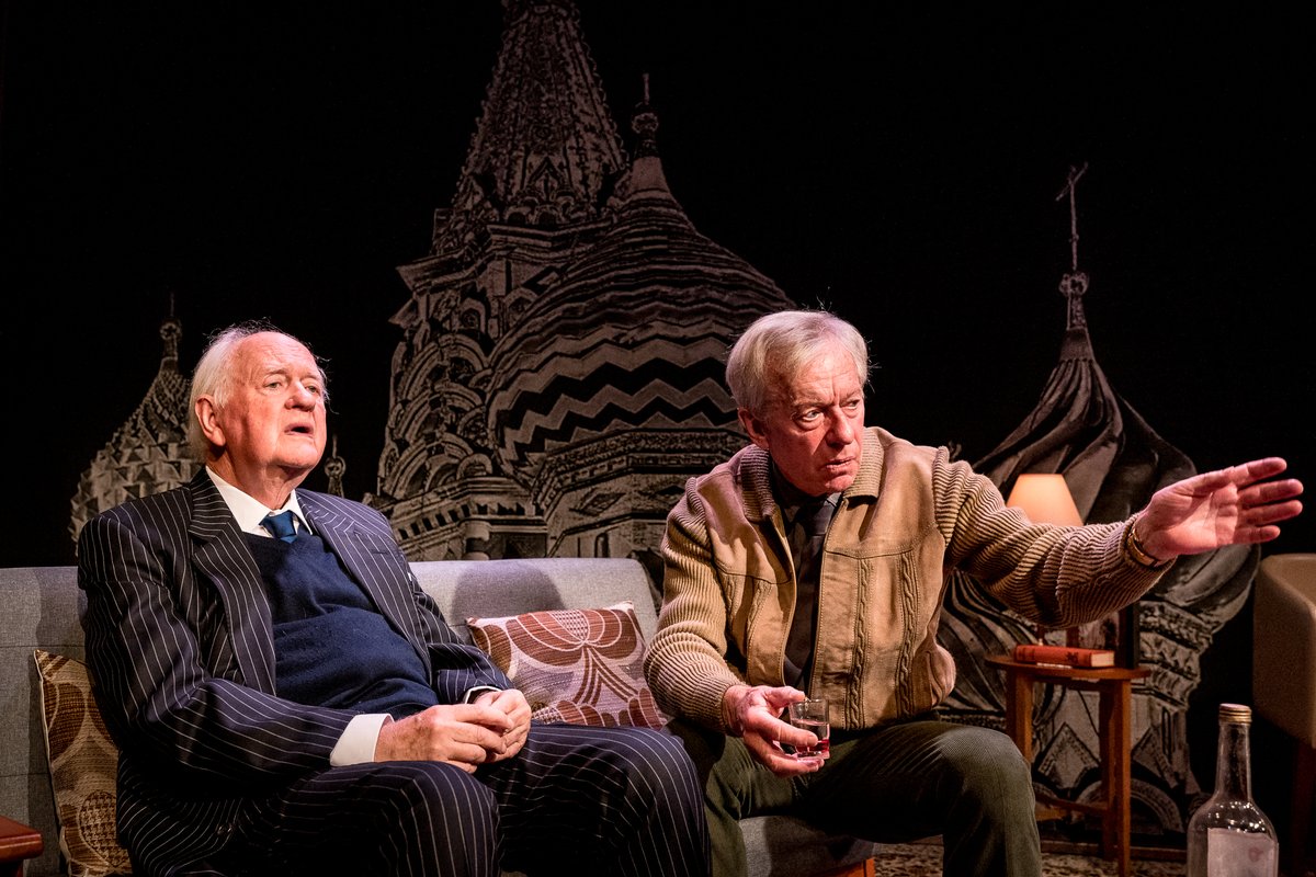 JSTheatre's tweet photo. Brand new photos to celebrate #ASplinterofIce opening tonight! #OliverFordDavies plays #GrahamGreene, #StephenBoxer plays #KimPhilby, @KariAscoe plays Rufa Philby in this engrossing production of #BenBrown's play from Alan Strachan &amp; @alastairwhatley. 
📸@stevegregson_ https://t.co/fAHcSExQzk