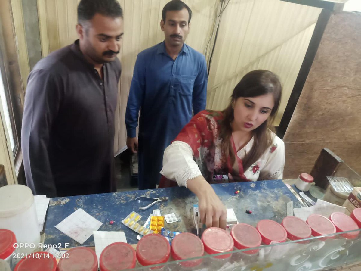 DistrictHealth8's tweet photo. ڈاکٹر فریحہ اکرم ملک 
ڈی ایچ او(ایچ آر )ڈی ایچ اے گوجرانوالہ نے لوگوں  کی شکایات کے مطابق ضلع گوجرانوالہ کے مختلف ایریاز کے وزٹ کیے اور ان علاقوں کے کلینکس کو  سیل کر دیا گیا

#antiquak 
#deputycommissionergujranwala https://t.co/4KHDZKbU7R