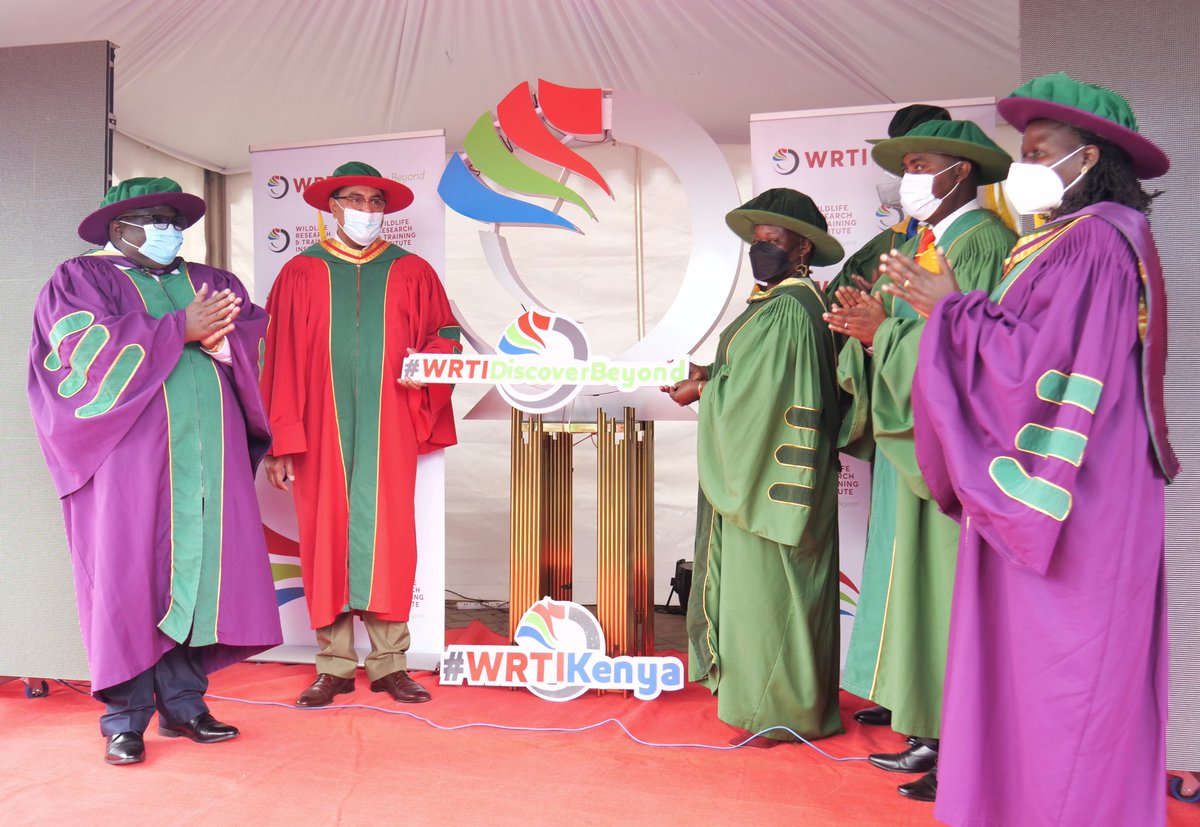 tunajibu's tweet image. I am delighted to officially launch the @WRTIKenya logo, during the 19th graduation ceremony. The Government took deliberate efforts to operationalize WRTI, which started operating as an independent Institution from 1st July 2021. #WRTIDiscoverBeyond 🎓
