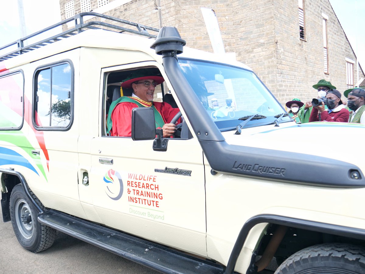 tunajibu's tweet image. I am delighted to officially launch the @WRTIKenya logo, during the 19th graduation ceremony. The Government took deliberate efforts to operationalize WRTI, which started operating as an independent Institution from 1st July 2021. #WRTIDiscoverBeyond 🎓