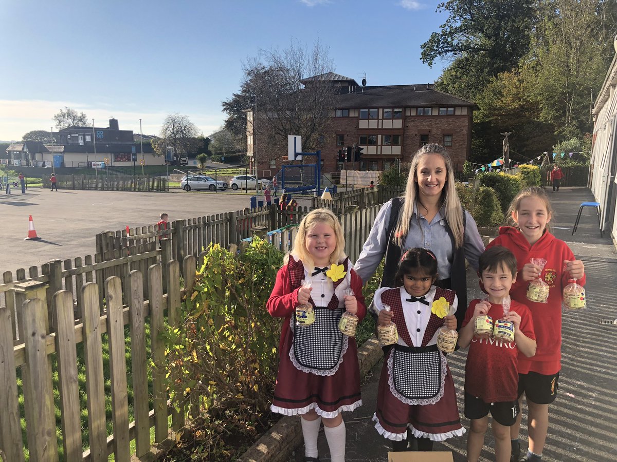 Once again, a massive thank you to Mrs S and to <a href="/coopuk/">Co-op</a> West Cross. Such brilliant supporters of our school!  Today, donating Welsh cakes to every child in our school in celebration of <a href="/ShwmaeSumae/">Shwmae Su'mae</a> Day #MayCym #MaySiarter #MayCommunity