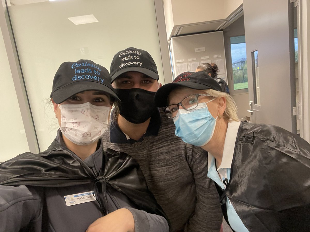 Northbourne is ready for our ‘CURIOSITY walks’ with our curiosity capes and caps 🧢 <a href="/michelehedge1/">michelehedge</a> <a href="/J__Falzon/">Jonathan Falzon</a> #curiousmindsbrightfutures