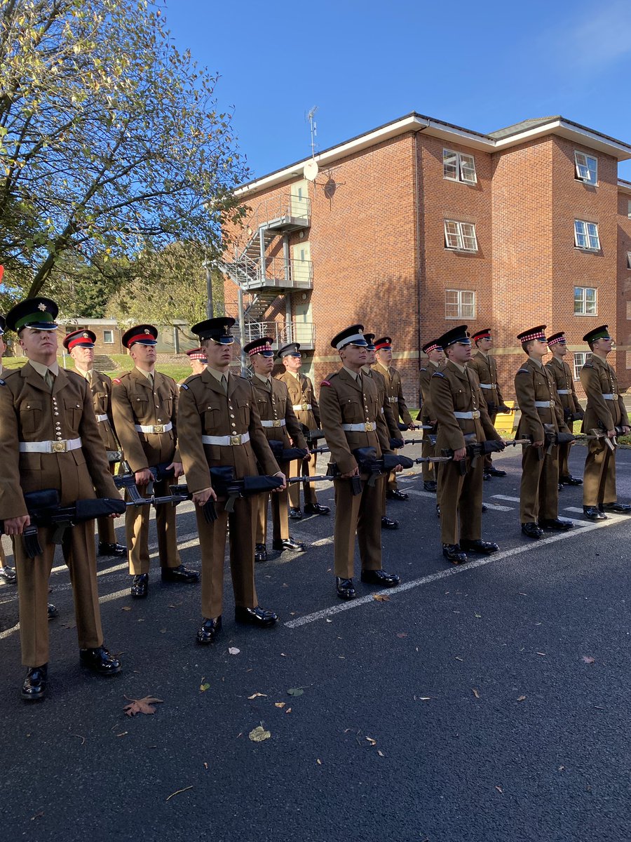 Guards 16 ready for their Pass of Parade today! Good luck to them! #armyconfidence #thisisbelonging