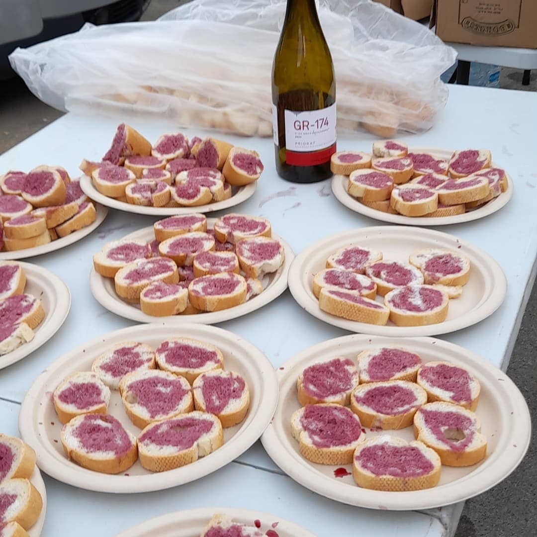Avituallaments top amb el millor producte de proximitat amb @fornsistare <a href="/Xarcuteriallor1/">Xarcuteriallorens</a> @borges_es <a href="/maitedoliu/">Maite Doliu</a>🤤🧀🥖🍗🌰, la combinació perfecta amb el millor 🍷 
del món!!!! 

#Falset #vi #vicatalà #winelovers #Priorat #prioratwinerun
#wine #running #marato #marathon