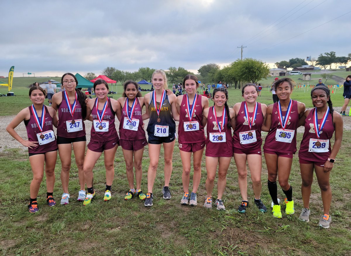 FWISDAthletics's tweet photo. 7-5A Varsity Girls Top 10, #lubbockbound finishers.
@FortWorthISD @TexasXCCoaches @AD_DrLisa
#uilxc https://t.co/xGU08uSMq5