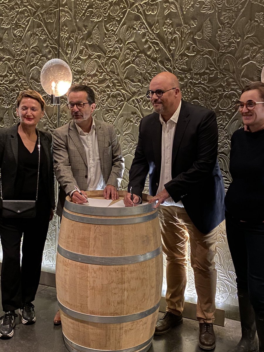 Déplacement du Medef Finistere à Bordeaux pour les visites de Dassault aviation, Lectra et le château Soutard. 
Merci à notre partenaire AG2R pour la signature de notre partenariat en présence de Thierry Gloanec.