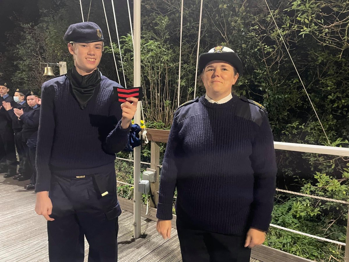 SeaCadetsDover's tweet photo. Well done to the Cadets that received badges last night! Well deserved 👏😊 3 Senior Cadets received good conduct stripes for hard work and dedication
And 1 junior cadet received his Community and Citizenship module (yellow) of the junior cadet training syllabus 

BZ! #seacadets https://t.co/jR2Oyddx5R