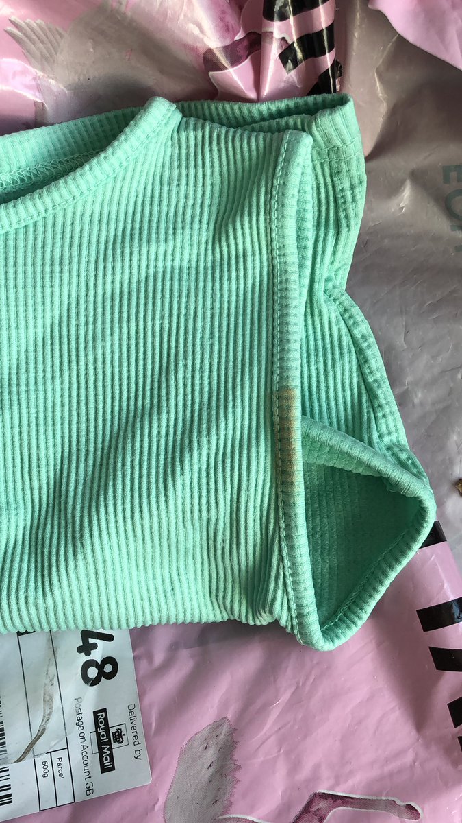 icarusmajorie's tweet photo. @OfficialPLT what the fuck i st that i just got this out of the packaging https://t.co/qhadxlltYS