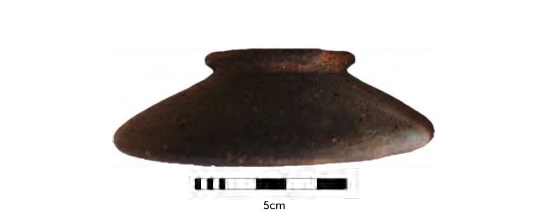 TPArchaeology's tweet photo. #FindsFriday is an Iron Age pottery lid, dated to the 1st century AD and found in Nottinghamshire. Pottery can provide usual information about a site such as the continuation of site use from the Iron Age through to the Roman Period #PrehistoricArchaeology #RomanArchaeology https://t.co/bLBkmJtnBn