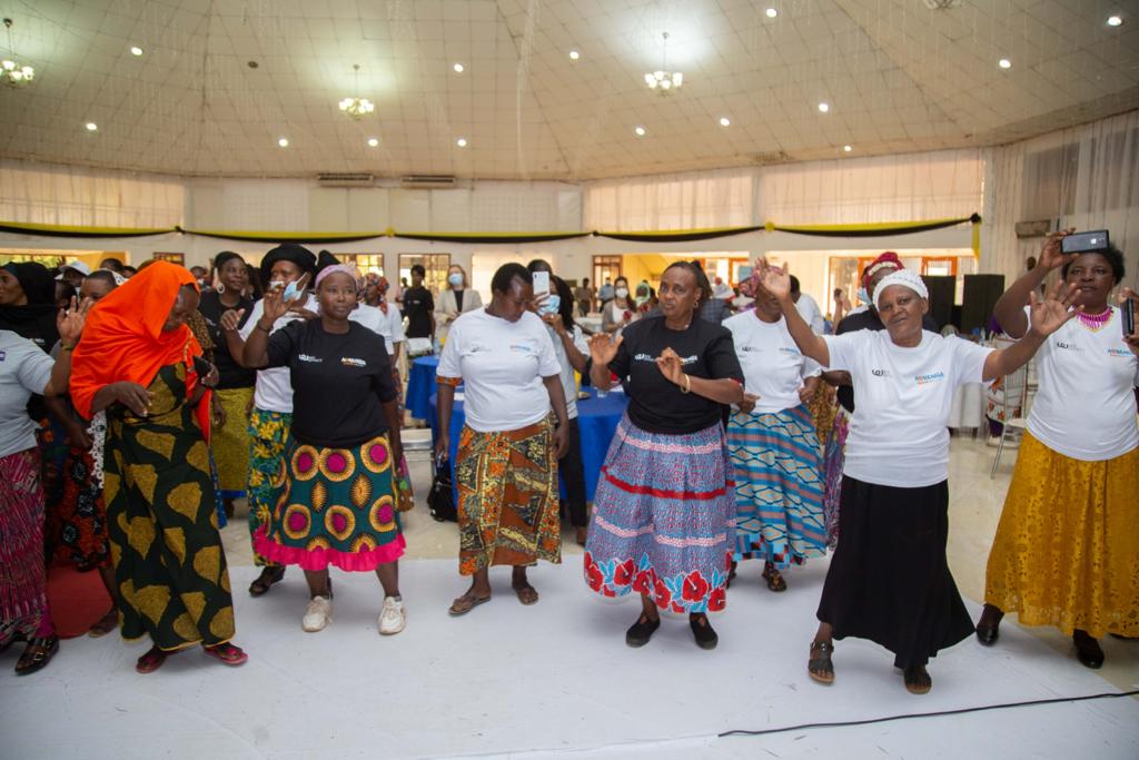 WeEffectEA's tweet photo. Together with our partners in Tanzania, We organized the #NationalWomenslandrights conference 2021 to recognize the critical role and contribution of rural women, including indigenous women in enhancing agricultural and rural development and improving food security.
#RuralWomen https://t.co/Zyd3AOJq7B