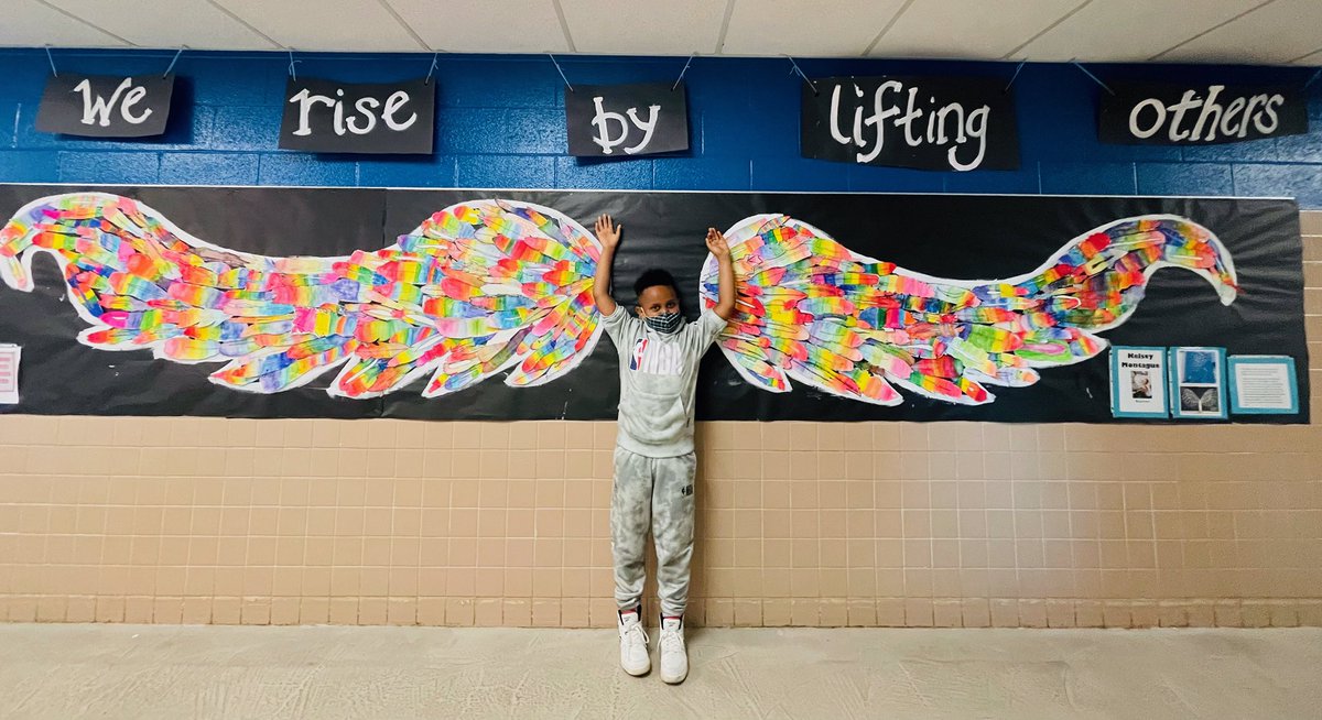 JKPolkACPS's tweet photo. Collaborative mural inspired by @kelsmontagueart #whatliftsyou 
#PolkPride https://t.co/UHdn87AXhv