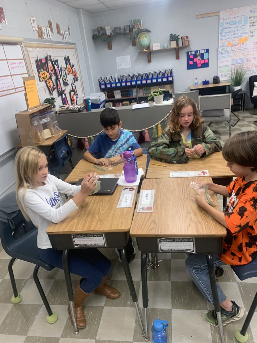 misscaruso4th's tweet image. In class the kids first sequenced the events in the story Enemy Pie. Next they made their own “Enemy Pie.” Then they sequenced the step of how to make an apple pie! It sure was a delicious lesson! #murphy #fourthfun