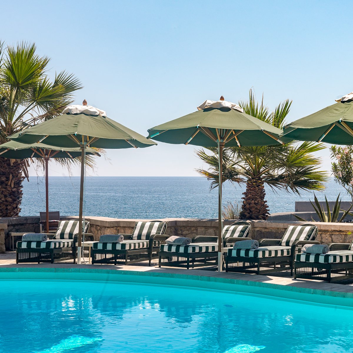 Who says autumn has to mean tones of red and gold? Next to the Gulf of Palermo, shades of azure reign year-round.

#RoccoForteHotels #RoccoForte  
#Sicily #VillaIgiea