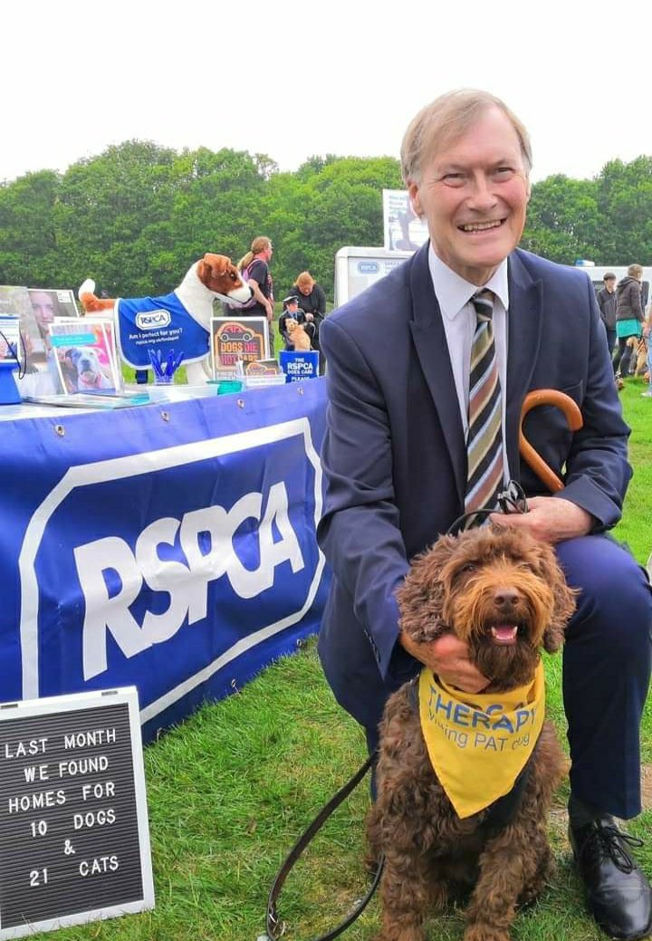 RSPCA Essex South (@rspcaessexsth) on Twitter photo We are deeply sorry to hear the tragic news that Sir David Amess MP has passed away. As our branch president he cared deeply about all animals.
Our thoughts and prayers go out to all his friends and family.
<a href="/amessd_southend/">Sir David Amess MP</a> <a href="/RSPCA_official/">RSPCA (England & Wales)</a> We are deeply sorry to hear the tragic news that Sir David Amess MP has passed away. As our branch president he cared deeply about all animals.
Our thoughts and prayers go out to all his friends and family.
<a href="/amessd_southend/">Sir David Amess MP</a> <a href="/RSPCA_official/">RSPCA (England & Wales)</a>