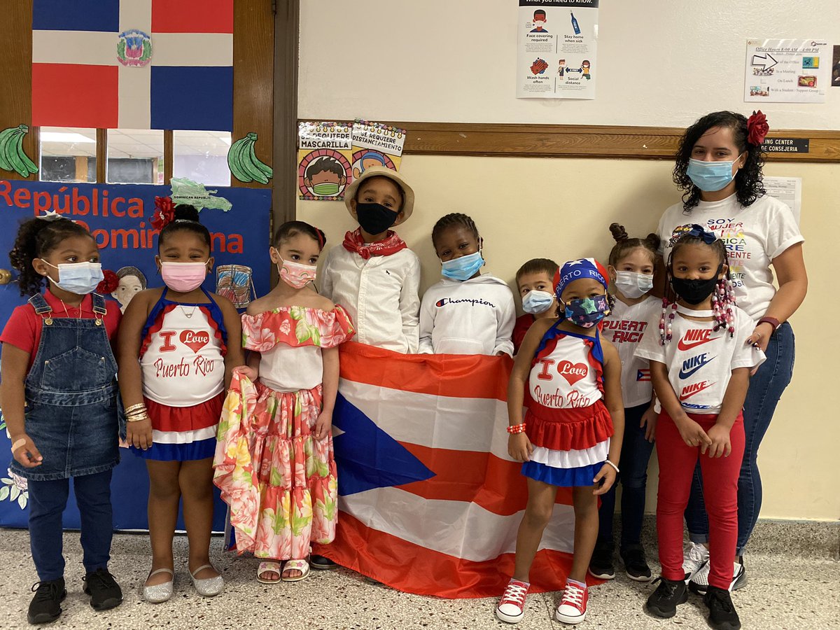 EDanielsENL's tweet photo. Celebrating Hispanic Heritage with Ms. Rosa and Ms. Kimmich’s dual language kindergartners. #SCSDDiverity @SyracuseSchools https://t.co/KkZcMTUES3