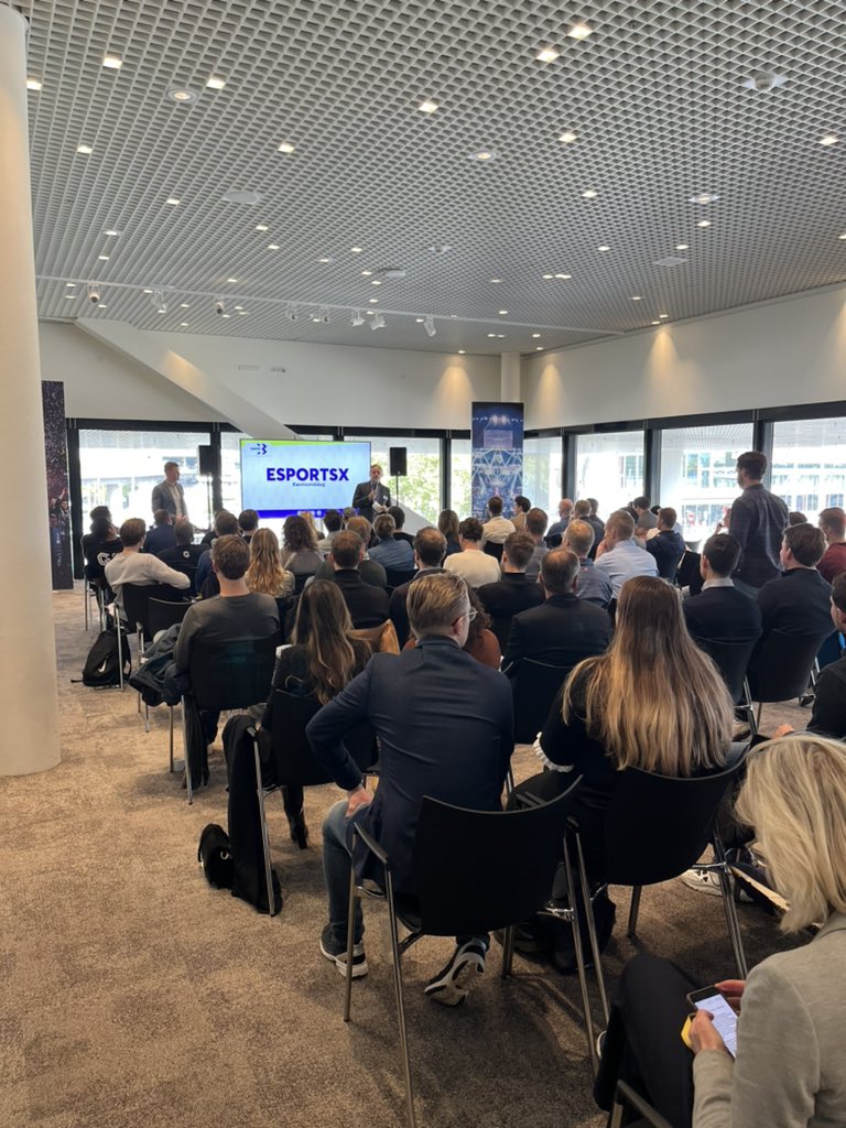 Kennismiddag rondom esports &amp; gaming in samenwerking met Ahoy &amp; ESL. Met inspirerende casussen van o.a. Team Liquid, Proximus, de Politie &amp; 433! 🎮🔥

Mooie voorproefje op de 5e editie EsportsX op 28 januari 👉 esportsx.nl!