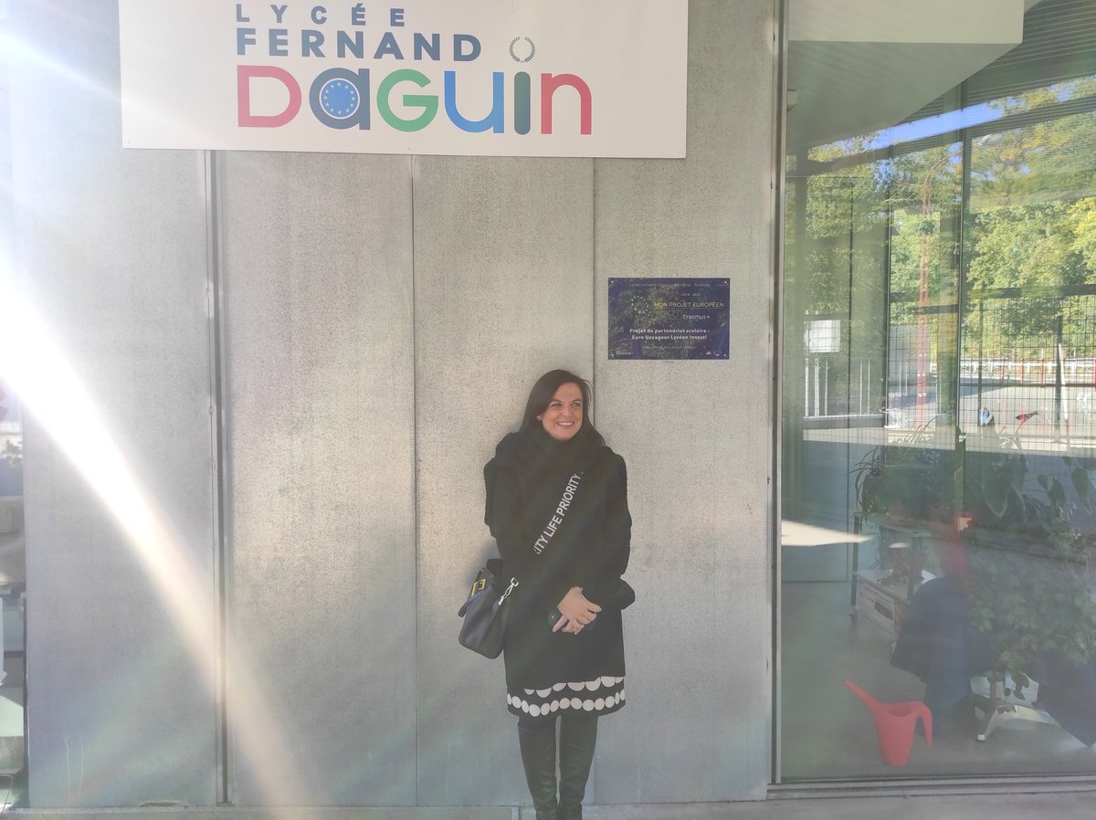 [#ErasmusDays]
<a href="/ErasmusplusFR/">Agence Erasmus+ France / Education Formation</a> a eu le plaisir d'être accueillie par l'équipe pédagogique et élèves très motivés du lycée Fernand Daguin de la ville <a href="/merignac/">Ville de Mérignac</a>
Un formidable projet #ErasmusPlus: ARTICAP où l'art inclut les élèves en situation de #handicap dans le milieu scolaire