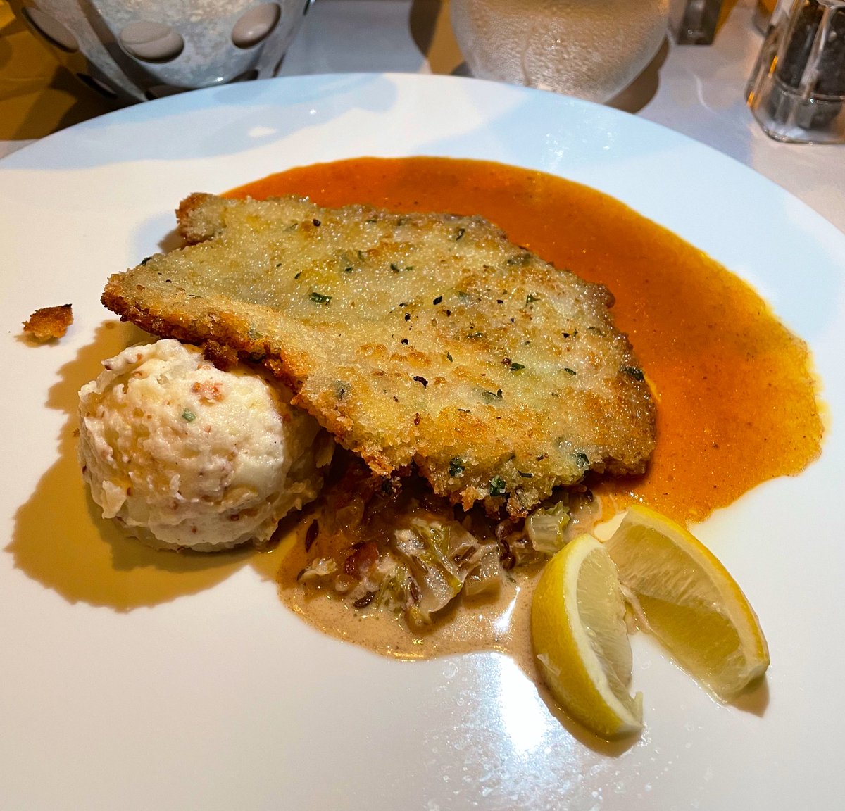 SashaEats's tweet photo. Dinner at the Silhouette dining room on Celebrity Equinox 🍷🍴

#WonderReturns #CelebrityEquinox #travel #SashaSails #CruiseCelebrity #TravelAgain #CelebrityCruises #yum #SashaInTheABCs #SashaEats #menu #CulinaryGlobetrotter #FoodieFriday #CruiseFood #foodie #Eater https://t.co/Wbpn1jDSd0