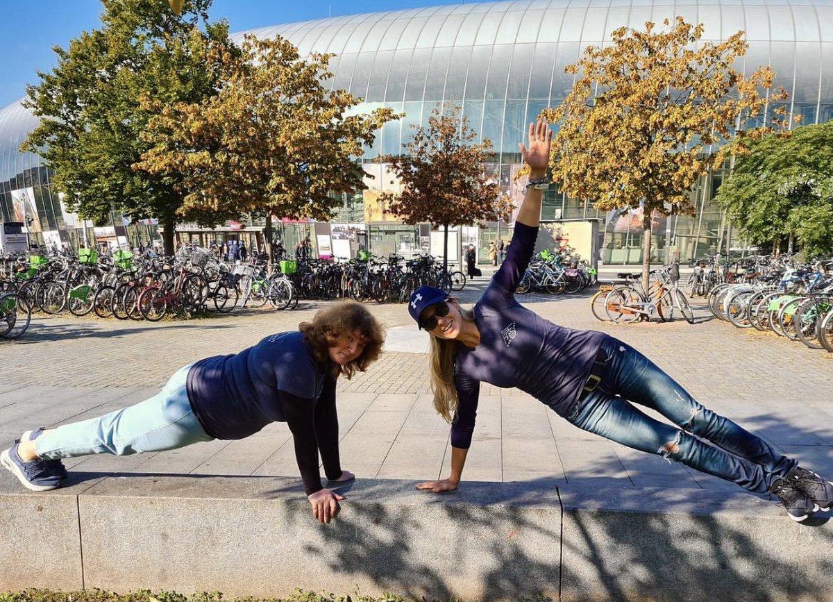 peakersrus's tweet photo. Once upon a time (aka last weekend) there were Three Peaker Sisters who decided to meet in the old fair city of Strasbourg. 
They had loads of sun, fun, food and good mood. 
And they flexed happily ever after.
Happy #FlexFriday peakers! 💪😘
@MyPeakChallenge  @SamHeughan https://t.co/T86ghhJf9E