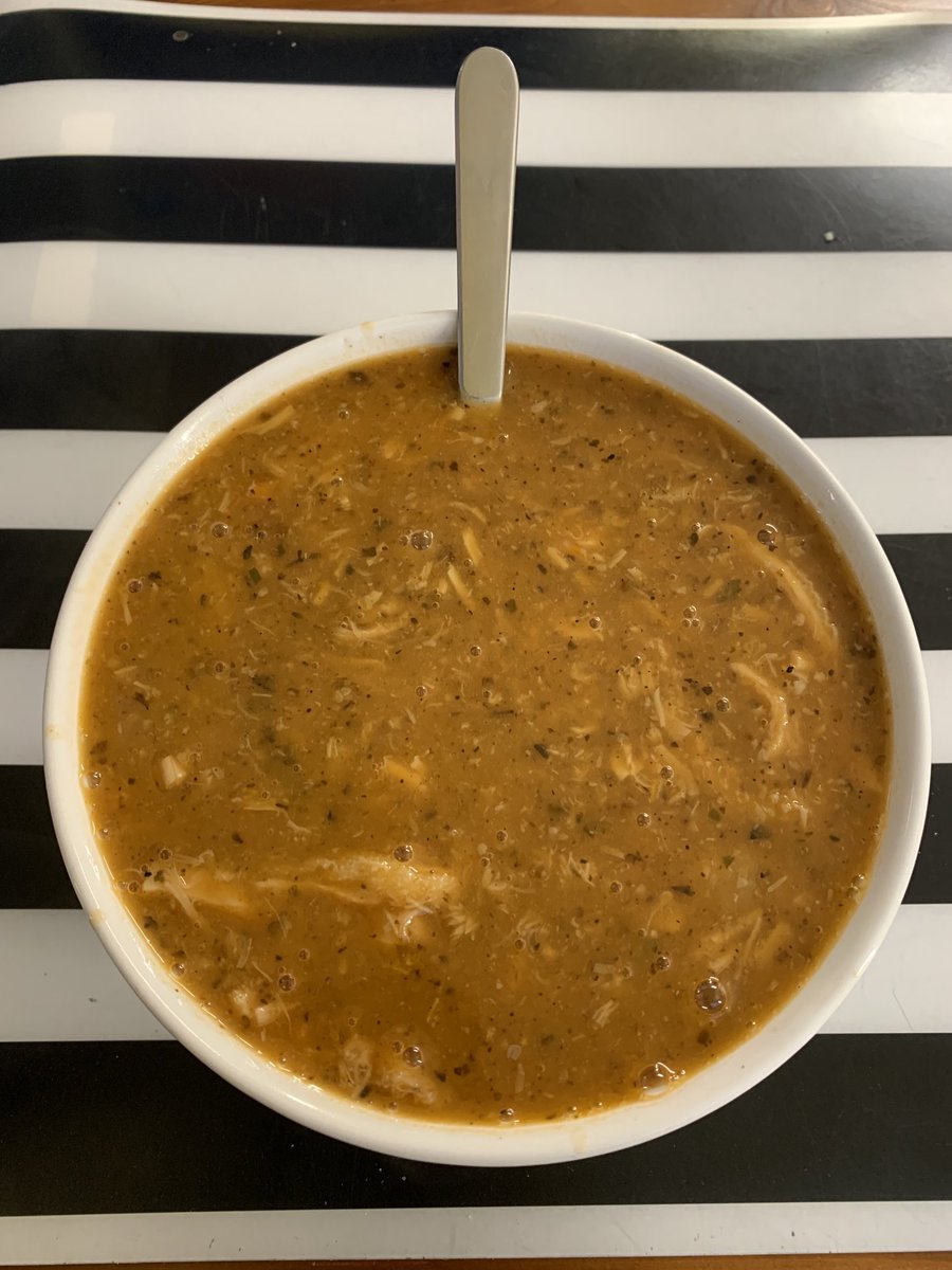ZaklinaczLosiow's tweet photo. Szefie, coś lekkiego, jakaś zupka. Szybkie bo przed obiadem w domu.
#jasne, małe flaczki? (0.7kg…). #Kocham ten bar. https://t.co/X37Uo8M4wt