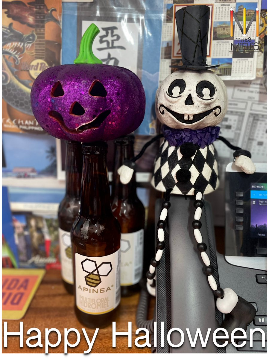 Apinea2's tweet photo. ¿Ya tienen los disfraces para Halloween?
#HappyHalloween #Apinea #TresMieles #Hidromiel #HidromielArtesanal #Mexico #Jalisco #HidromielApiena #Miel #Abejas #MielCruda #CasaTresMieles https://t.co/pWyOCbu4Jw
