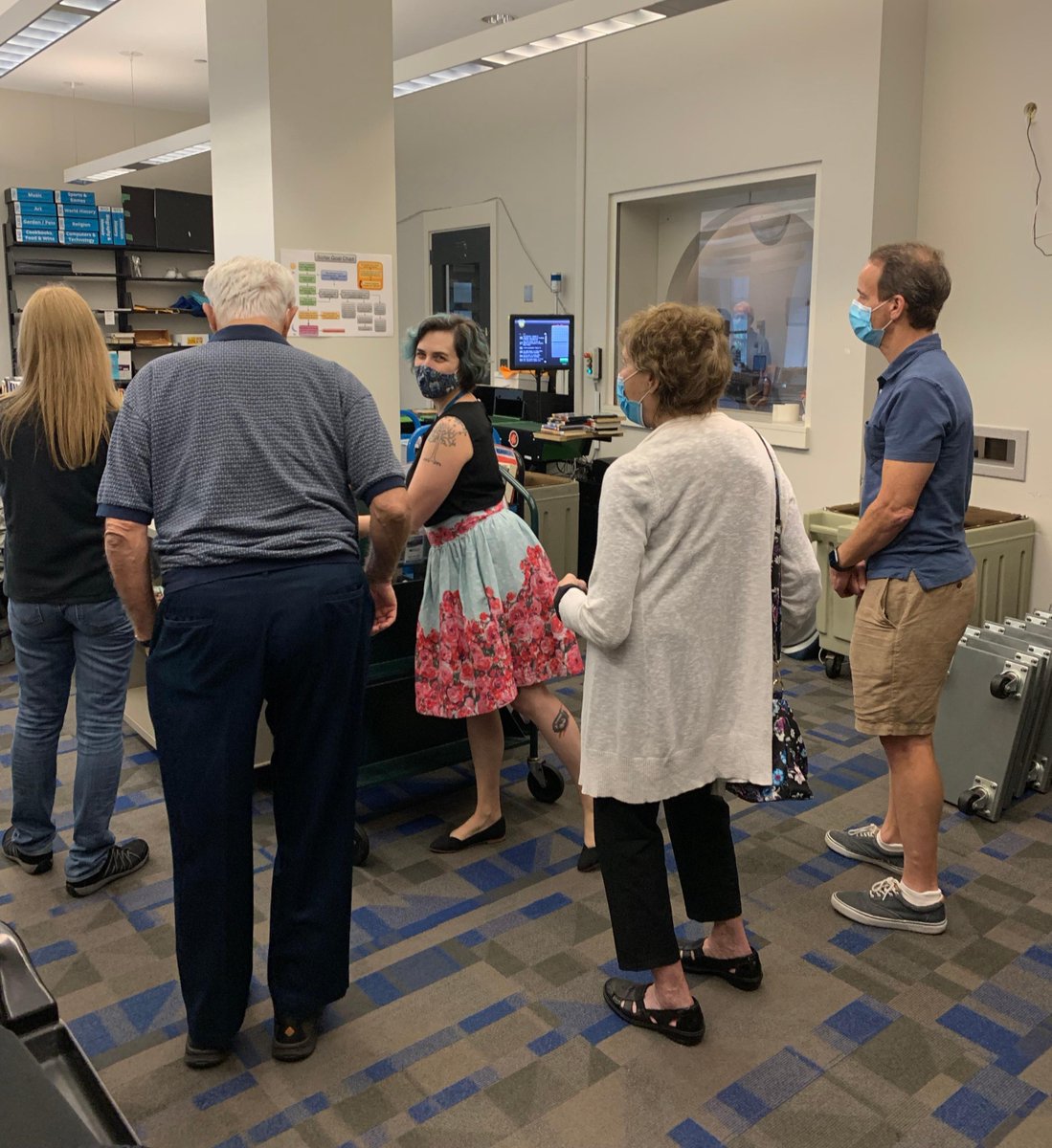 NewtonFreeLib's tweet photo. Thank you to everyone who was able to make it to the celebration! We had such a great time, and it was wonderful to see so many of you come out to celebrate with us. #30thBirthdayCelebration #NewtonFreeLibrary https://t.co/LFCRnnYT24