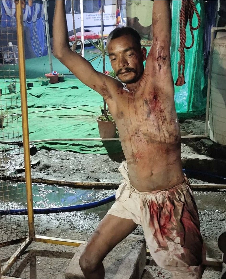 jothishnair1010's tweet photo. A dalit laborer lynched at Singhu border by the so called activists who claims to be farmers! Fake farmers protest has become a breeding ground for anti Nationals and anti India forces. 

Viewer discretion advised.

#SinghuBorderHorror https://t.co/tylERh1DvX