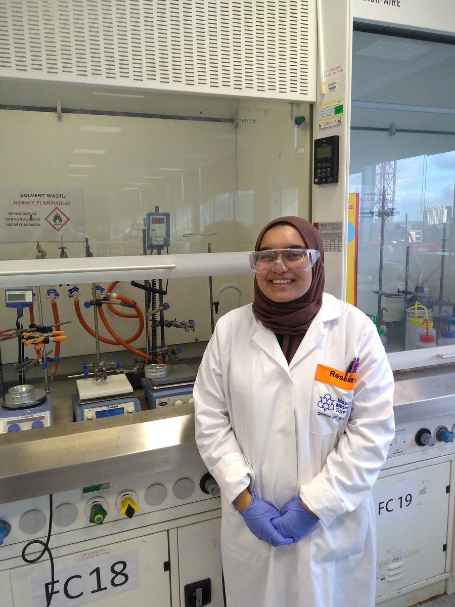DrAndLewis's tweet image. A really warm welcome to Anam @_AnamKhan06 who is starting her PhD and Fahmida @_fahmida_b who is starting her MRes. I'm really chuffed to have you both in my lab! #ProudPI #NewPI @MMUEngage